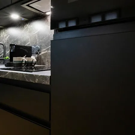 Romeo 300 M Du Jacuzzi Garage *